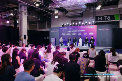 身处沿海地域遇台风和强对流气候时户外勾当出